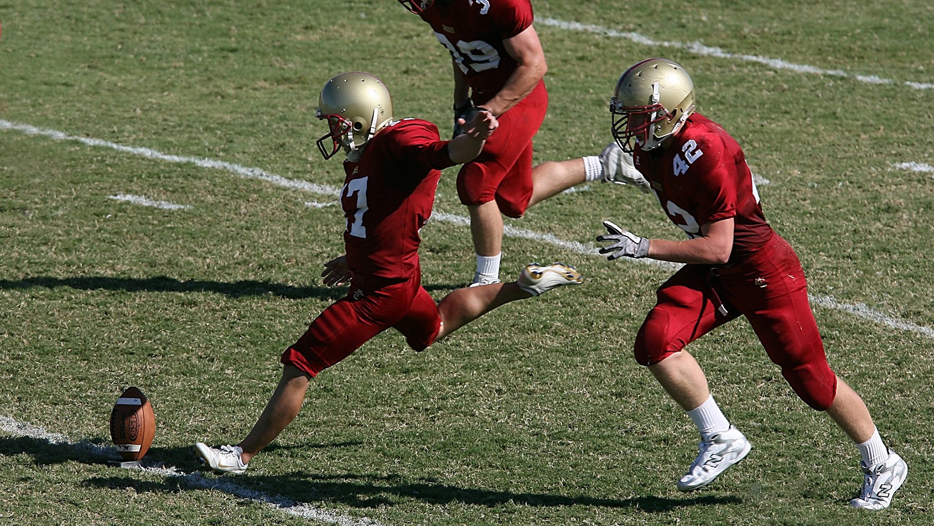 城市环线接力骑行赛 多支车队分段完成全天绕城